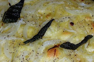 Pizza cipolla e salvia