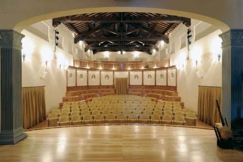 Teatro, parte la stagione del Cucinelli: otto spettacoli di prosa e sette concerti 