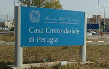 Acciuffato nella notte l'ergastolano evaso dal carcere di Perugia