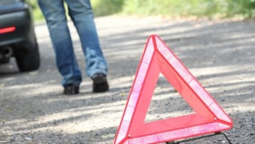 Incidente: auto fuori strada a Mantignana, paura e qualche livido per un 30enne