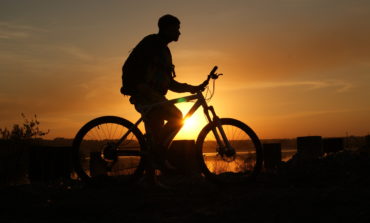 "Vado dalla fidanzata, mamma non mi vuole", 17 anni fermato di notte in bici sul Raccordo
