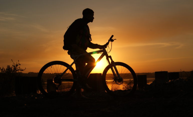 “Vado dalla fidanzata, mamma non mi vuole”, 17 anni fermato di notte in bici sul Raccordo photo “Vado dalla fidanzata, mamma non mi vuole”, 17 anni fermato di notte in bici sul Raccordo