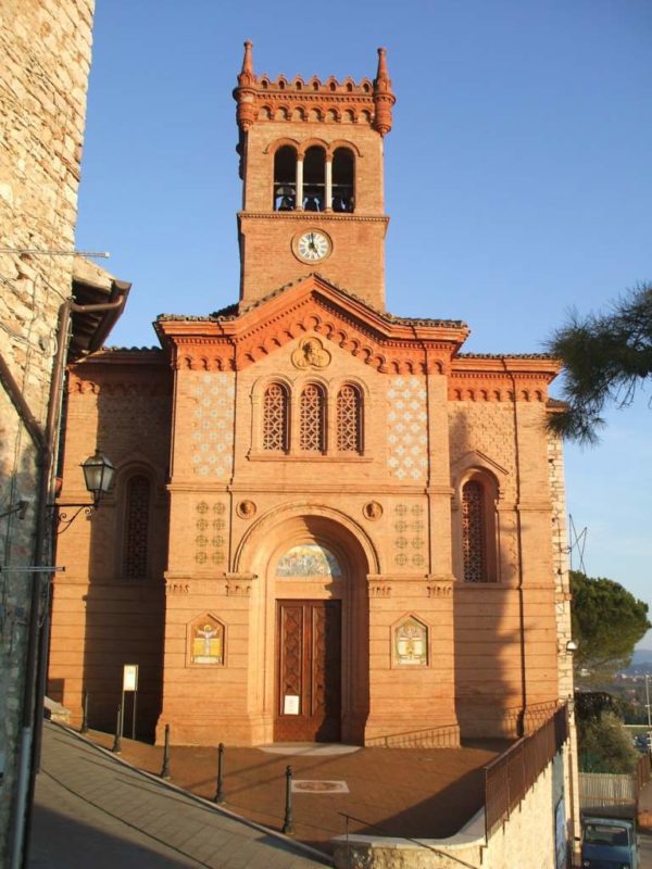 La Chiesa di Chiugiana chiusa per consolidare il tetto 1