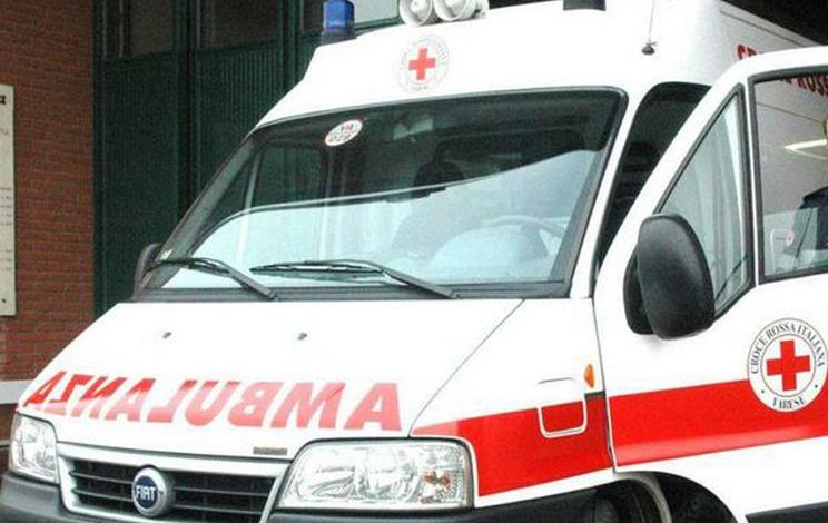“Mia moglie sta per partorire, veniteci in aiuto”: emergenza in un condominio di San Mariano