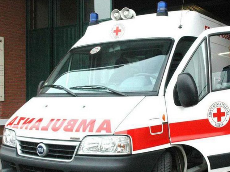 Ellera di Corciano, lite in famiglia: figlia colpisce la madre con una bottiglia 1