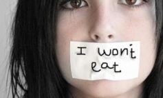 Scuola per Genitori: anoressia e bulimia in famiglia, se ne parla oggi alla libreria CLU