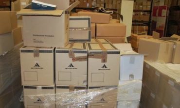 Libri abbandonati nel magazzino della Regione a Solomeo, la denuncia: "Pagati con soldi pubblici"