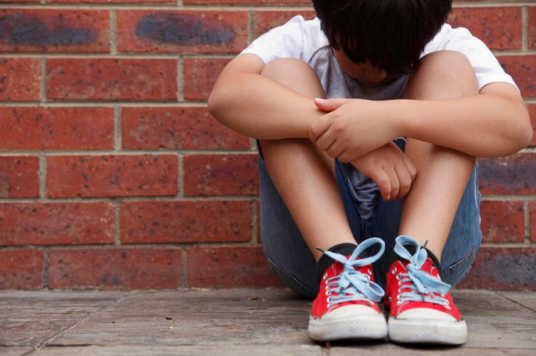 bullismo Bullismo e spaccio a scuola, attivato il numero 43002 per le segnalazioni