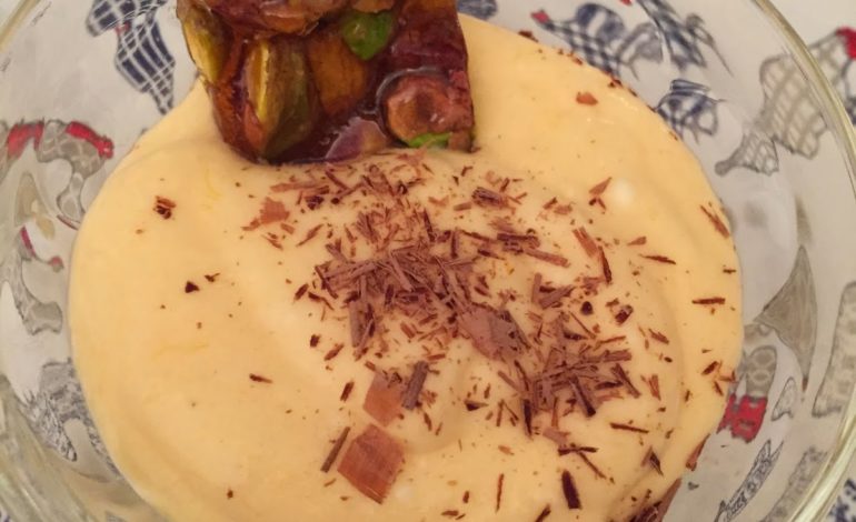 Crema di cachi e croccante al pistacchio