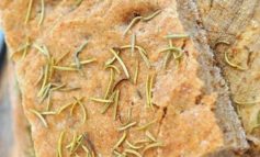 Focaccia integrale sale grosso e rosmarino