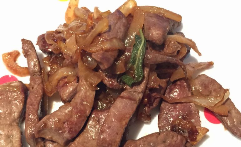 Fegato alle cipolle e salvia