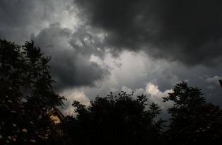 maltempo nubi Maltempo: in Umbria venti forti e precipitazioni nell'allerta della Protezione Civile