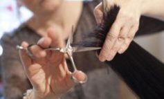 Parrucchiera da 25 anni a Migiana, riceve un riconoscimento dal Comune