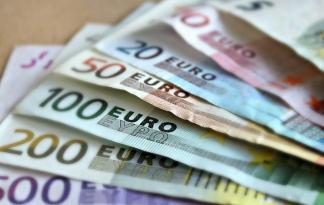 soldi banconote Credito alle imprese: firmata convenzione Montepaschi - Gepafin