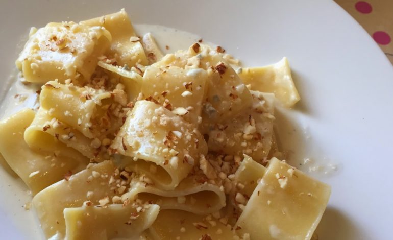 Pasta gorgonzola e mandorle