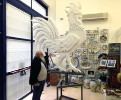 gallo 1 Sulla rotonda di via Gramsci arriva il