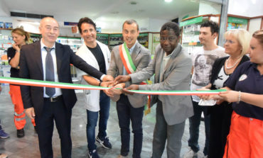 Città Cardioprotette, anche a Corciano arriva il defibrillatore. Inaugurazione nella farmacia della Galleria