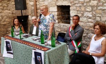 Corciano Festival 2015, tanta gente all'inaugurazione nel chiostro del Comune