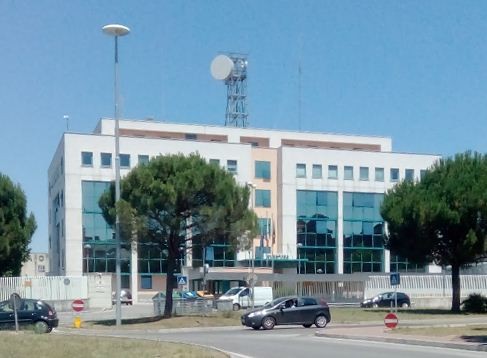Picchia la madre poi aggredisce i poliziotti, 34enne corcianese nei guai 