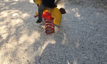 Rimesso a nuovo il parco giochi per bambini sul Colle della Trinità