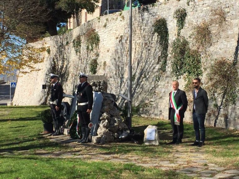 Festa dell'Unità Nazionale, deposta una corona sul monumento ai caduti restaurato dall'associazione Corciano Castello di vino 4