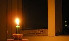 Alle 22:00 una candela accesa per Parigi