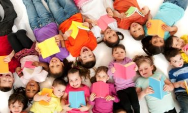 Fiorenza e Chiara vi aspettano in biblioteca per raccontarvi tante storie