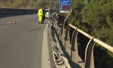 Camion giù dal viadotto, Anas: "La barriera del raccordo sarà ripristinata in 48 ore"