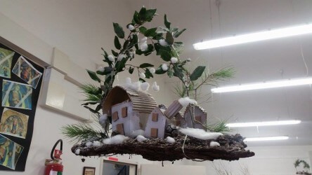 Natale: alla scuola primaria di Corciano laboratori per realizzare addobbi e lavoretti