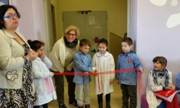 Alla scuola di Olmo prosegue l'alleanza fra genitori ed insegnanti: ristrutturata anche la biblioteca