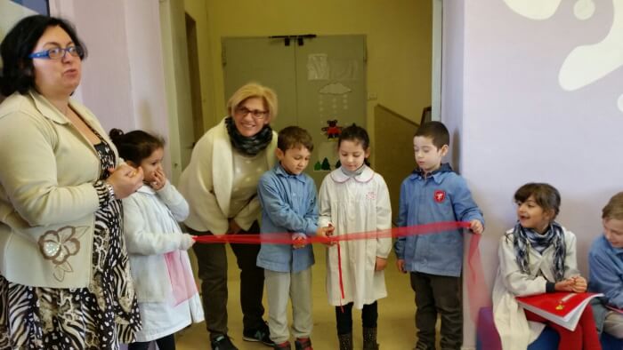 Alla scuola di Olmo prosegue l’alleanza fra genitori ed insegnanti: ristrutturata anche la biblioteca
