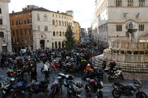 Arriva la motobefana, coinvolta anche la municipale di Corciano 