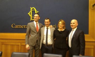 Il sindaco Betti con Jack Sintini alla Camera per la presentazione di ‘Forza e Coraggio’