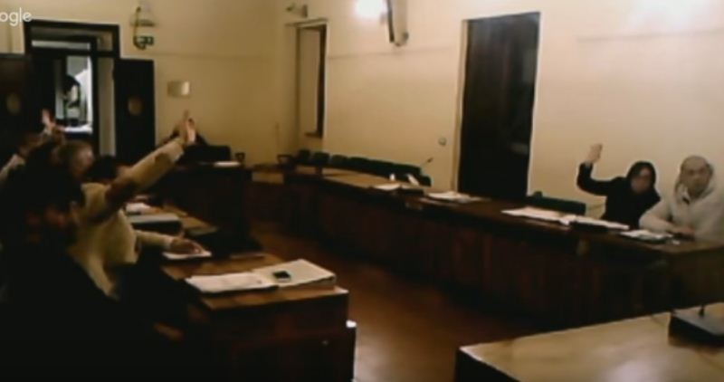 Unioni civili, la maggioranza disunita nel votare la mozione di SEL che appoggia la legge Cirinnà 