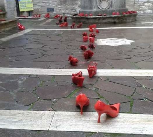 8 marzo: a Corciano il ‘cammino’ delle scarpe rosse