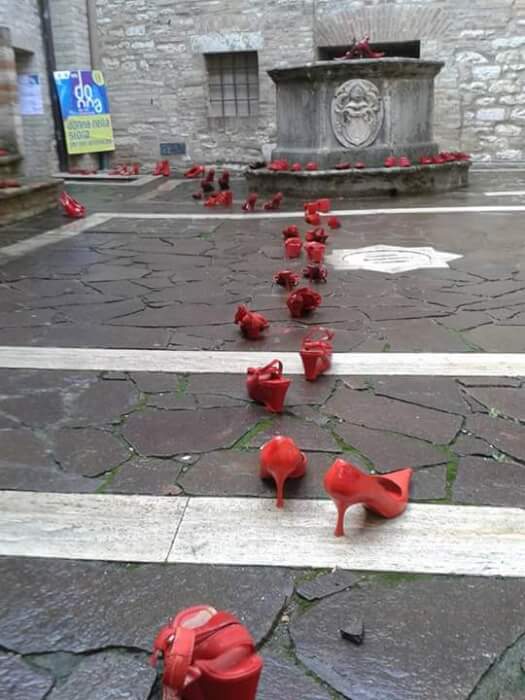 8 marzo: a Corciano il ‘cammino’ delle scarpe rosse 2