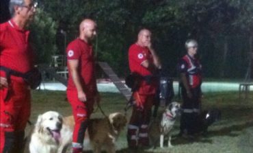 Corciano Bimbi: si gioca a nascondino con i cani della Croce Rossa, ma il maltempo incombe