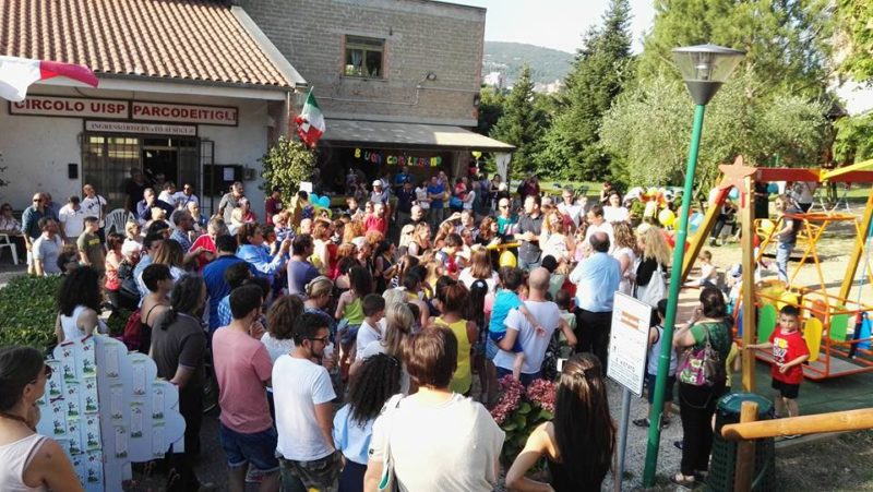 Inaugurata l'altalena per bambini con disabilità motorie al Parco dei Tigli di San Mariano 
