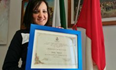 Ciclismo: Il Comune festeggia Jenny Narcisi, consegnata una targa nella sede municipale