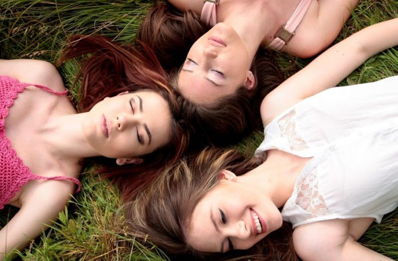 ragazze Carta giovani: al via il progetto del comune di Corciano con sconti e agevolazioni