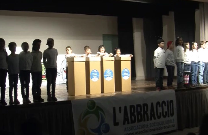 Grande successo per “Lamp il lampione” lo spettacolo promosso dall’associazione L’Abbraccio
