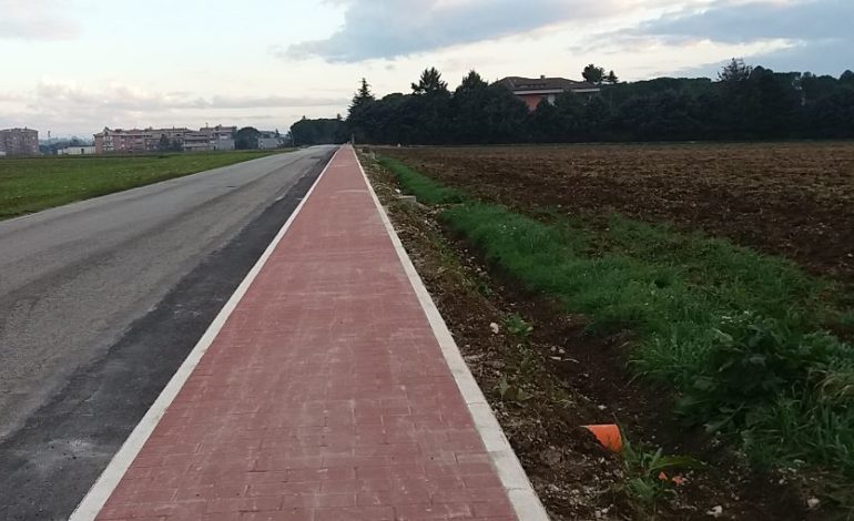 Marciapiedi nuovi in via Sanfelice: la soddisfazione dei residenti