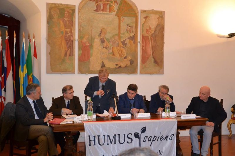 Classe dirigente cercasi: tanti spunti di riflessione nell'incontro organizzato da Humus Sapiens 1