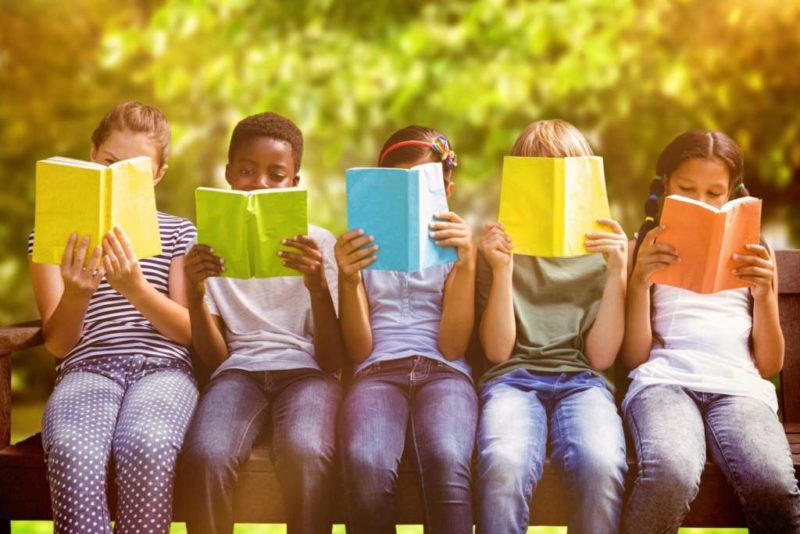 A San Mariano letture per bambini all'aria aperta 