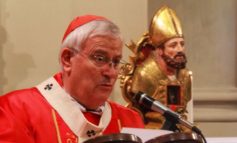 Il cardinale Gualtiero Bassetti alla guida della CEI: "Un pastore sociale al servizio degli ultimi"