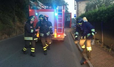 Incendio a San Mariano, le famiglie fuggono in strada 