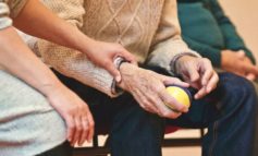 Anziani: dalla Regione il contributo per favorire la permanenza in casa
