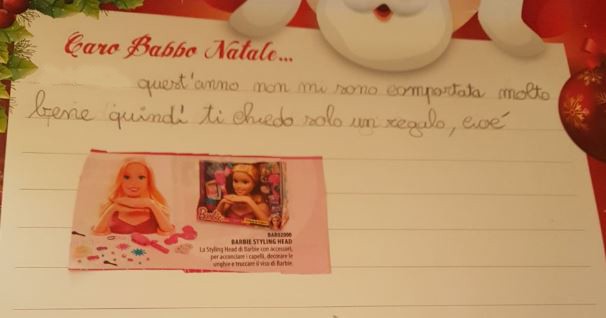 “Vorrei che la mamma ritrovi un lavoro”, ecco la letterina a Babbo Natale che ci ha commosso