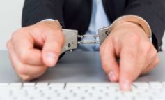 Maestro arrestato per pedopornografia, i genitori: "Vogliamo rassicurazioni sui nostri figli"