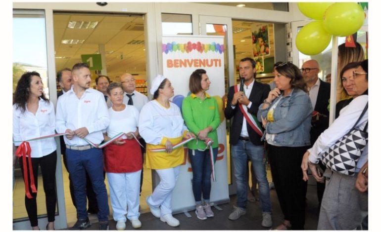 Nuovo supermercato inaugurato a Mantignana, gli auguri dell’Amministrazione